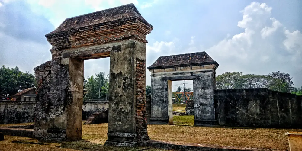 Wisata Religi di Banten yang Masih Ramai Peziarah